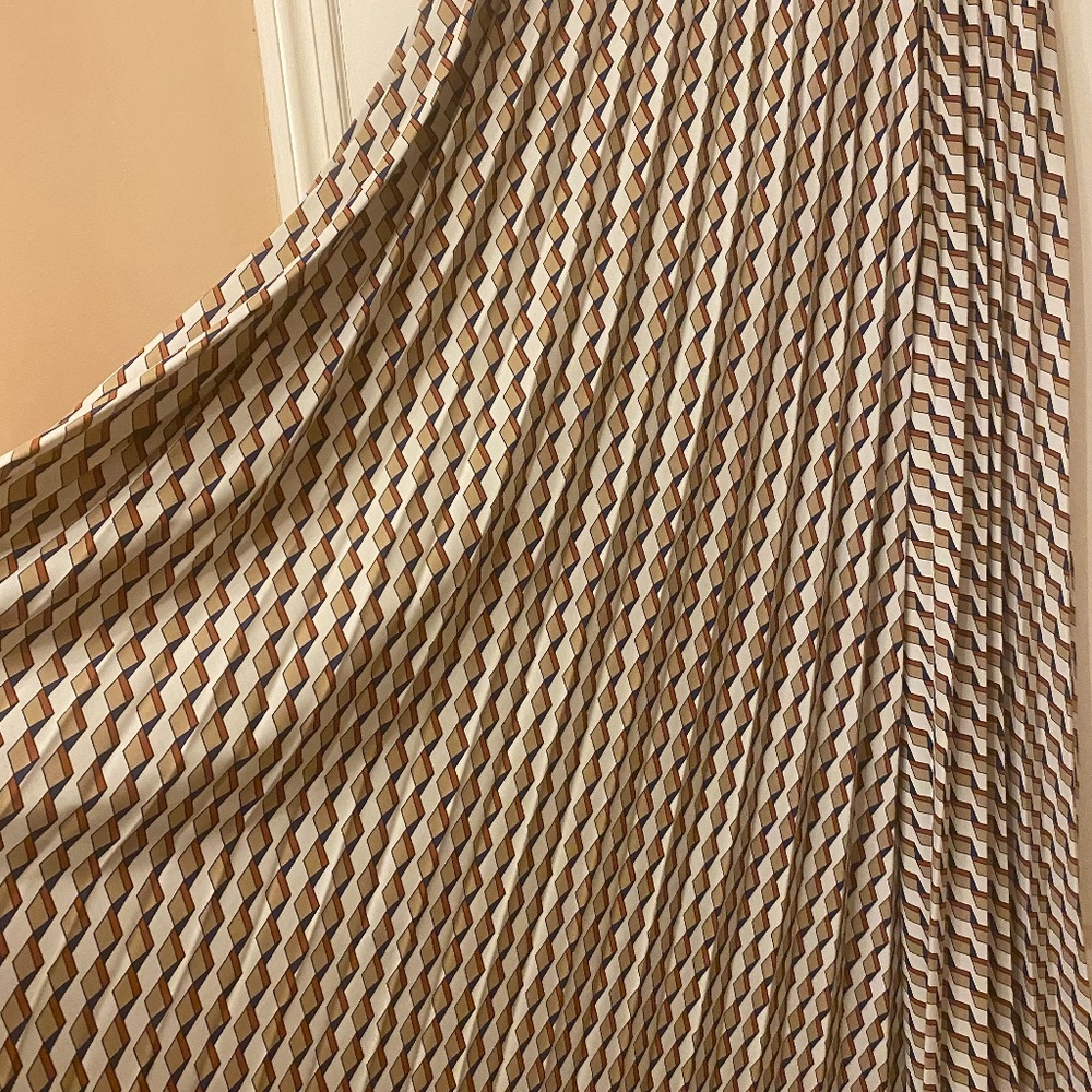 Long maxi geometric design skirt